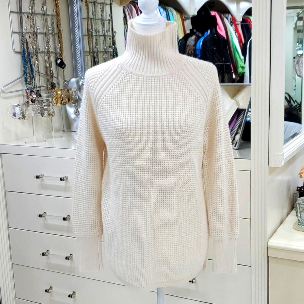 Banana Republic sweater women's medium turtleneck cream cable knit soft stretchy
